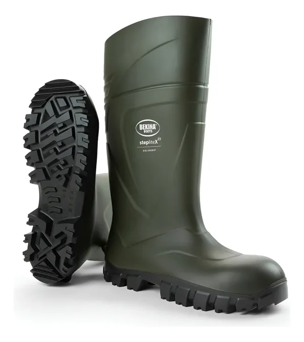 Botas de goma verdes con punta reforzada
